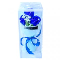 buchet 3 trandafiri de sapun ambalat in cutie cadou transparenta cu inimioare, albastru